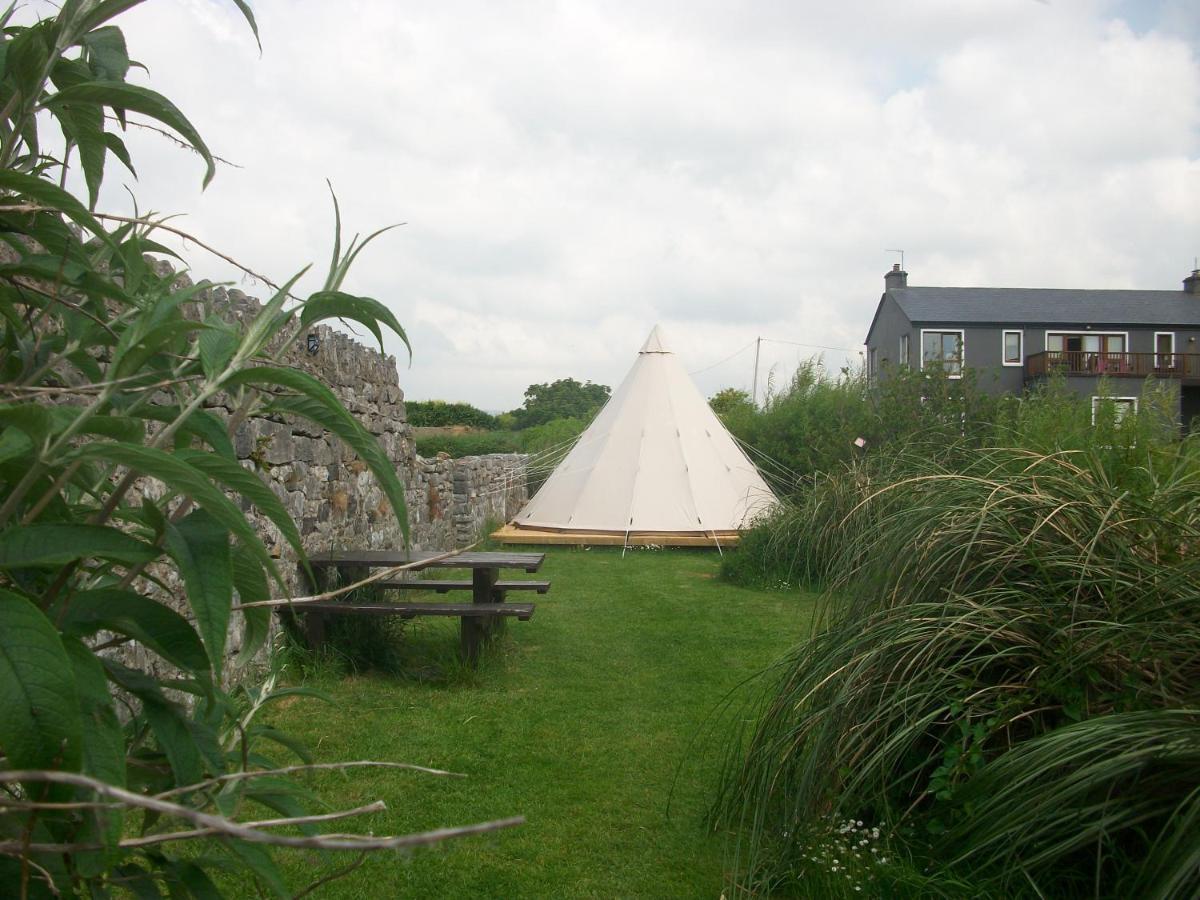 Aille River Tourist Hostel Glamping Doolin Esterno foto
